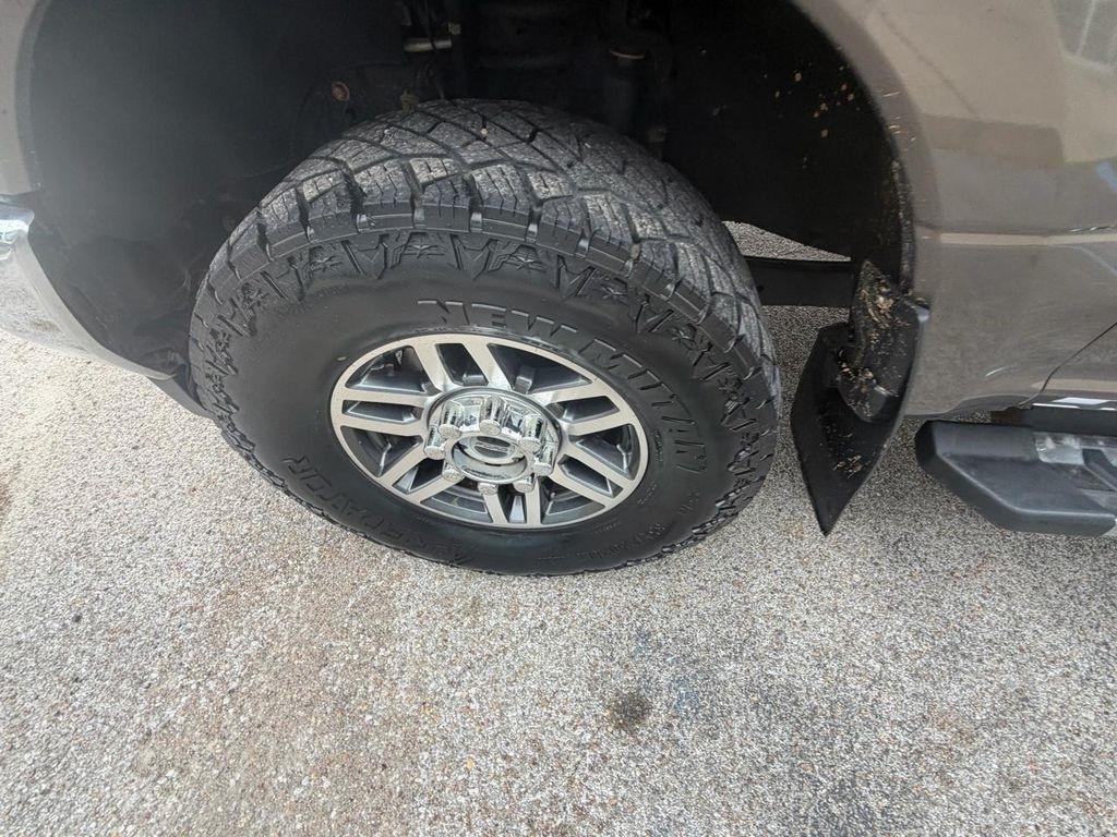 Ford Super Duty F-250 SRW Lariat 4WD Crew Cab 8' Box 2019