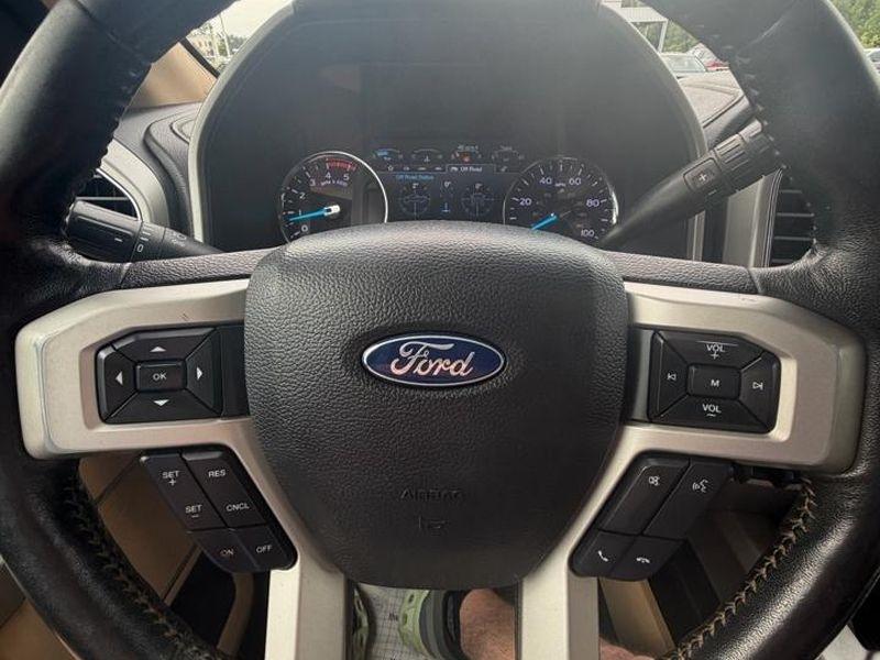 Ford Super Duty F-250 SRW Lariat 4WD Crew Cab 8' Box 2019