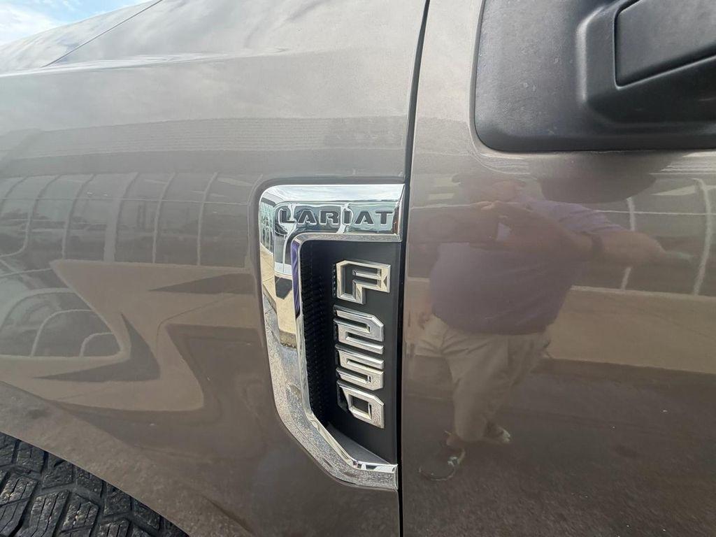 Ford Super Duty F-250 SRW Lariat 4WD Crew Cab 8' Box 2019