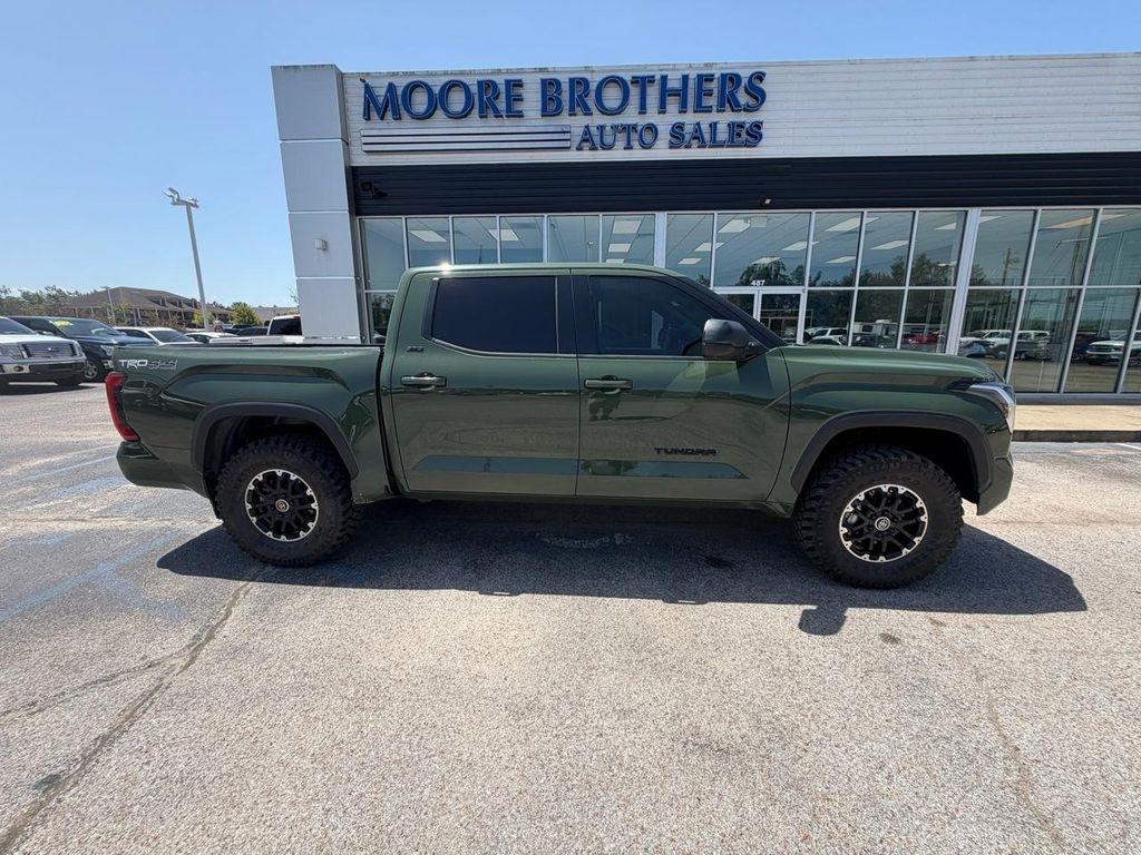 Toyota Tundra 4WD SR5 CrewMax 5.5' Bed (Natl) 2022