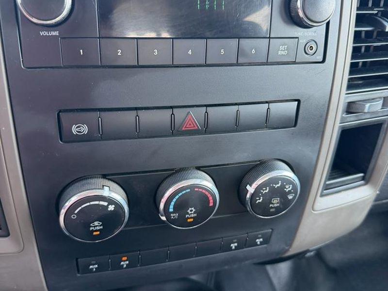 RAM 3500 4WD Crew Cab 172" WB 60" CA ST 2012