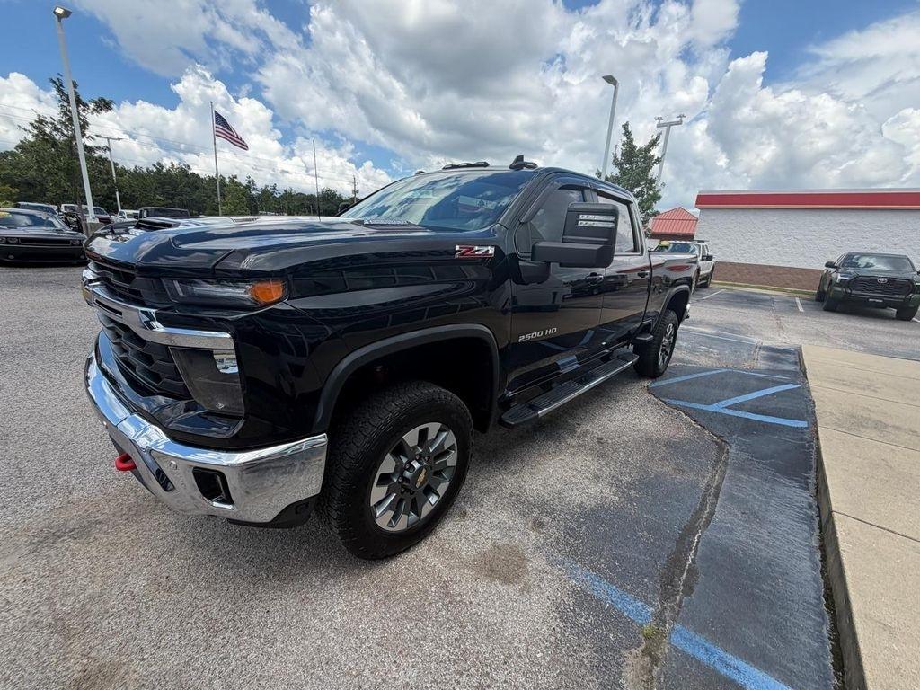 Chevrolet Silverado 2500HD 4WD Crew Cab 159" LT 2025
