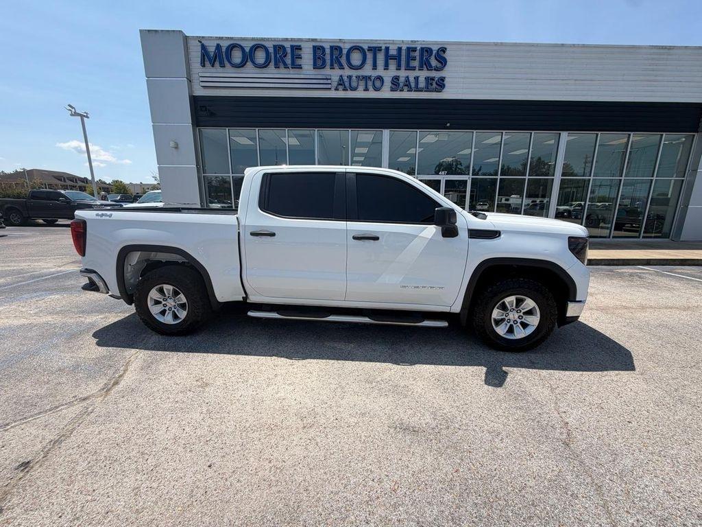 GMC Sierra 1500 4WD Crew Cab 147" Pro 2022