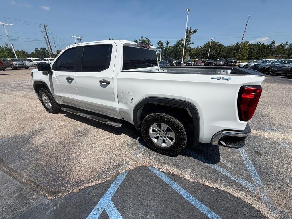 GMC Sierra 1500 4WD Crew Cab 147" Pro 2022