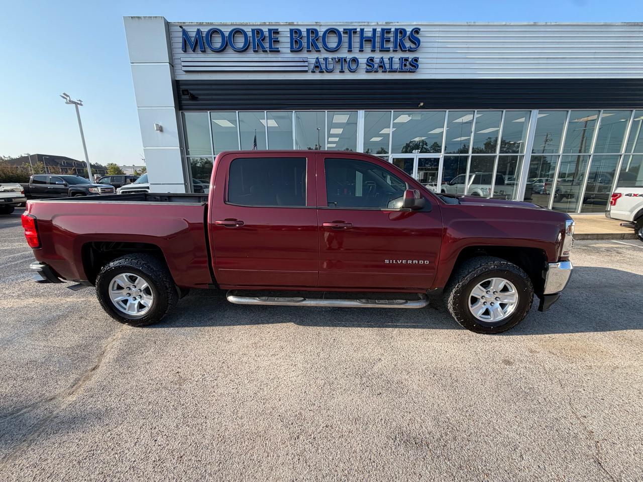 2017 Chevrolet Silverado 1500 2WD Crew Cab 143.5" LT w/1LT