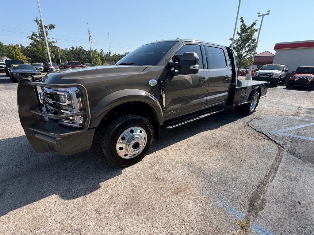Ford Super Duty F-450 DRW Lariat 4WD Crew Cab 179" WB 60" CA 2026