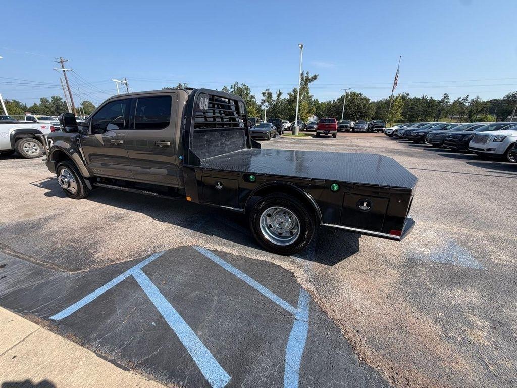 Ford Super Duty F-450 DRW Lariat 4WD Crew Cab 179" WB 60" CA 2026
