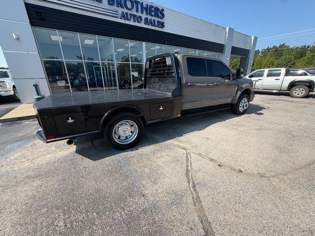Ford Super Duty F-450 DRW Lariat 4WD Crew Cab 179" WB 60" CA 2026