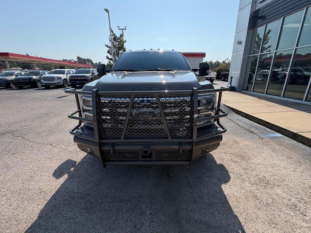 Ford Super Duty F-450 DRW Lariat 4WD Crew Cab 179" WB 60" CA 2026