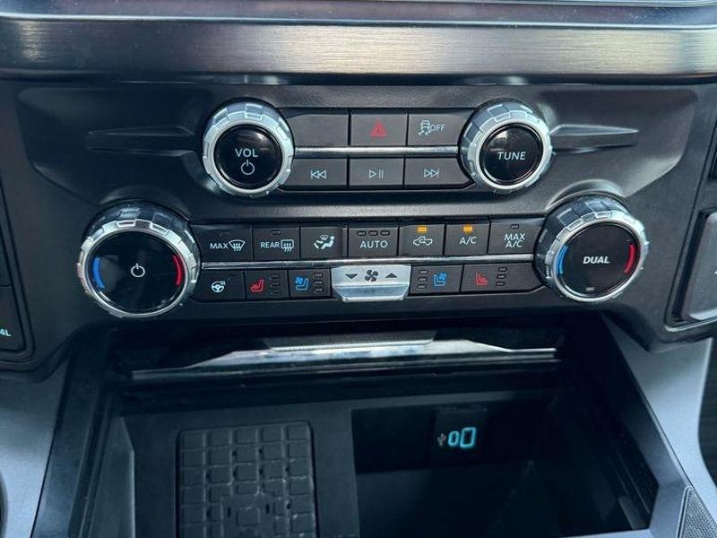 Ford Super Duty F-450 DRW Lariat 4WD Crew Cab 179" WB 60" CA 2026
