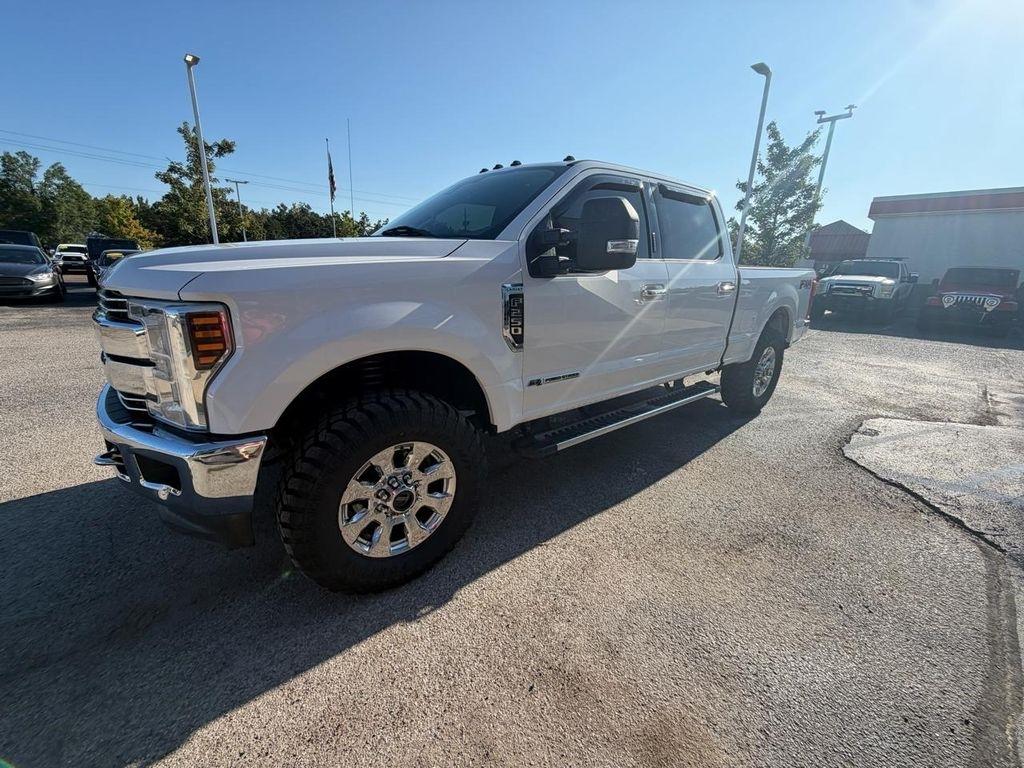 Ford Super Duty F-250 SRW Lariat 4WD Crew Cab 8' Box 2018