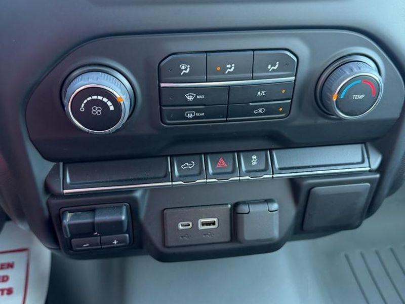 Chevrolet Silverado 2500HD 4WD Crew Cab 159" Custom 2022