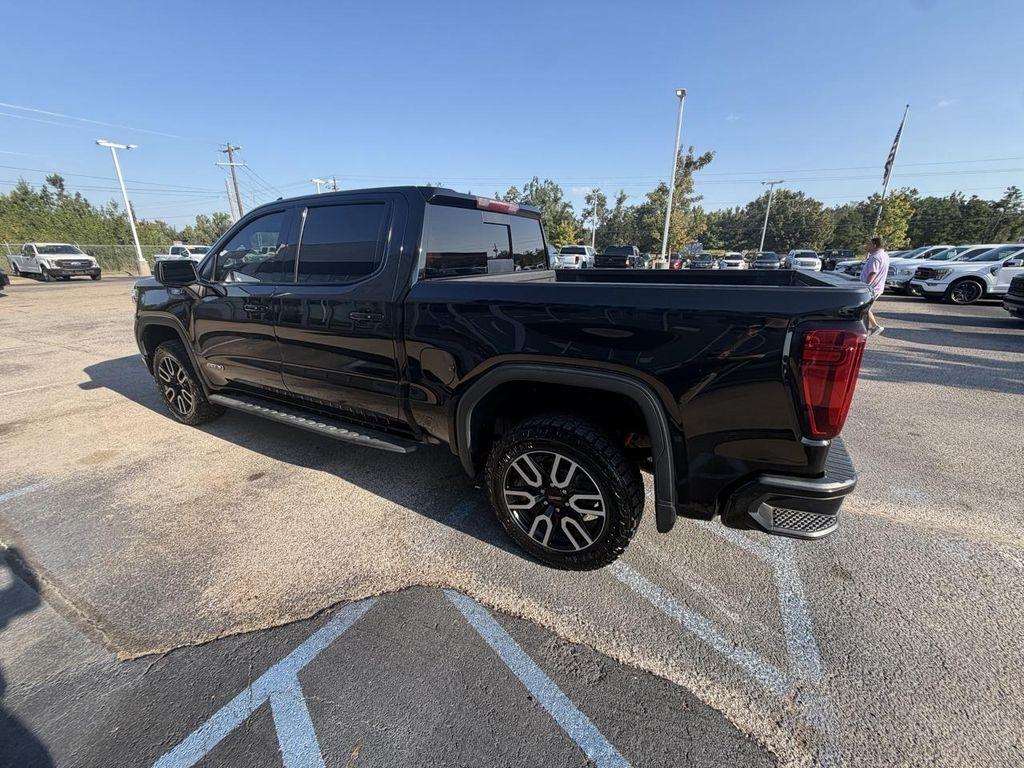 GMC Sierra 1500 Limited 4WD Crew Cab 147" AT4 2022