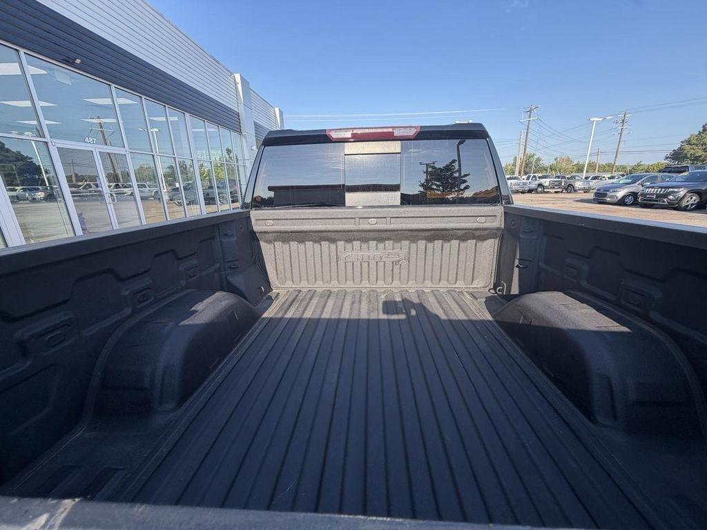 GMC Sierra 1500 Limited 4WD Crew Cab 147" AT4 2022