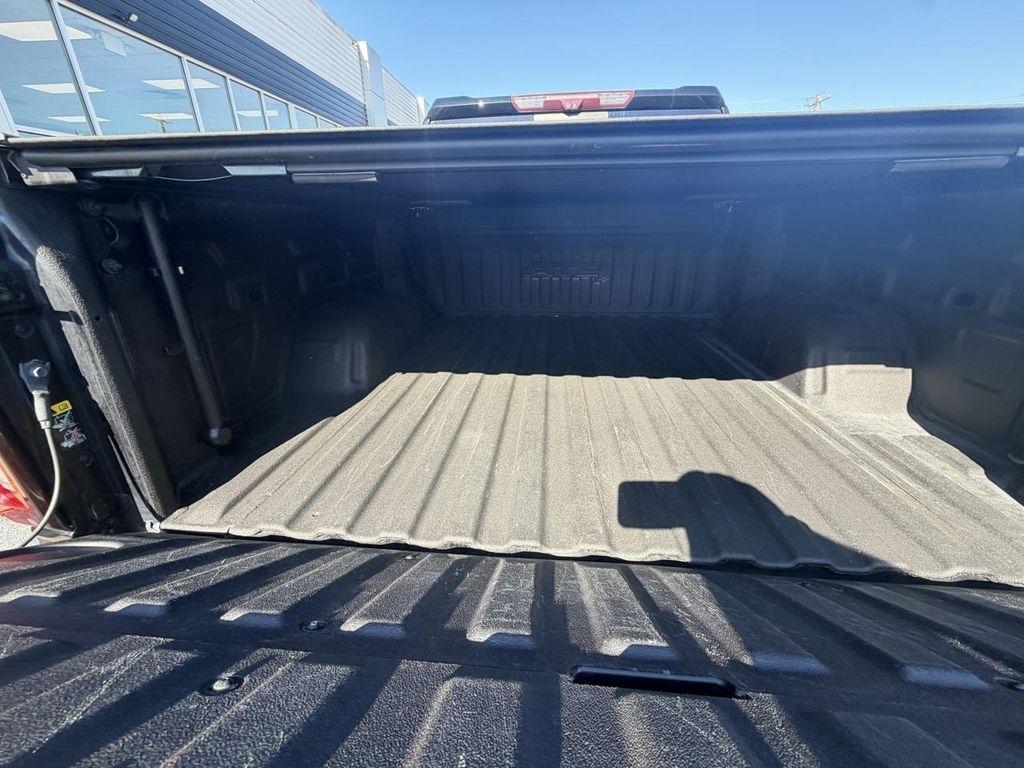 GMC Sierra 1500 4WD Crew Cab 147" AT4 2021