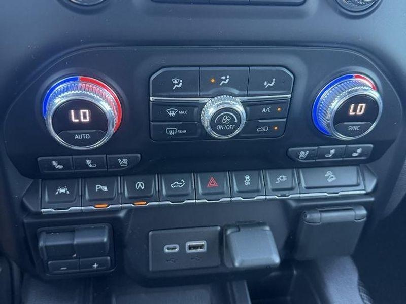 GMC Sierra 1500 4WD Crew Cab 147" AT4 2021