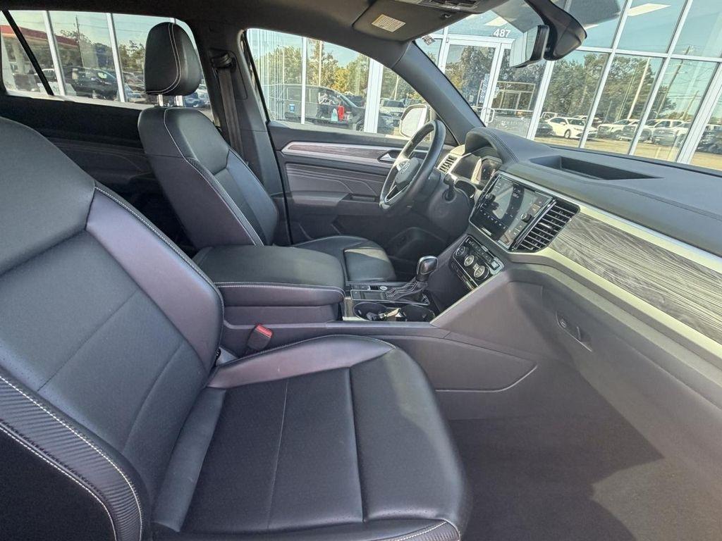 Volkswagen Atlas Cross Sport 3.6L V6 SE w/Technology FWD 2022