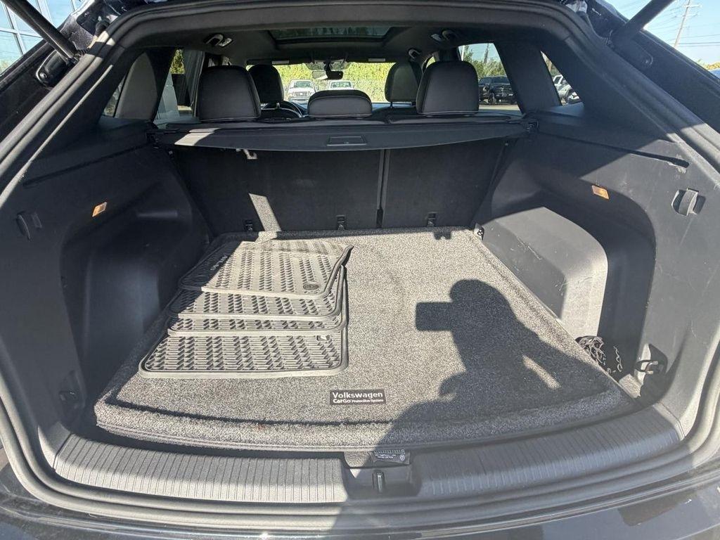 Volkswagen Atlas Cross Sport 3.6L V6 SE w/Technology FWD 2022