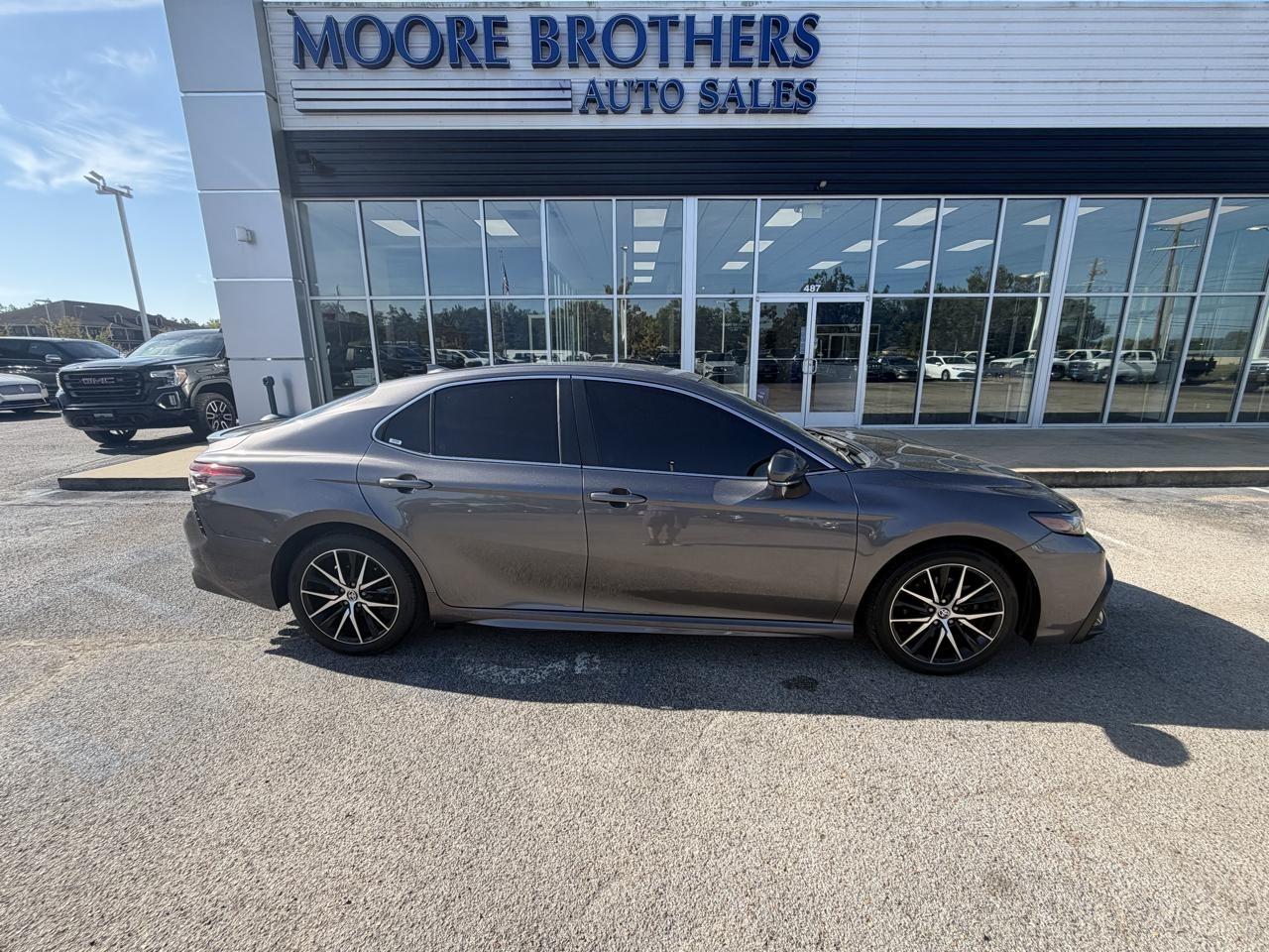 2023 Toyota Camry Hybrid SE Nightshade CVT (Natl)