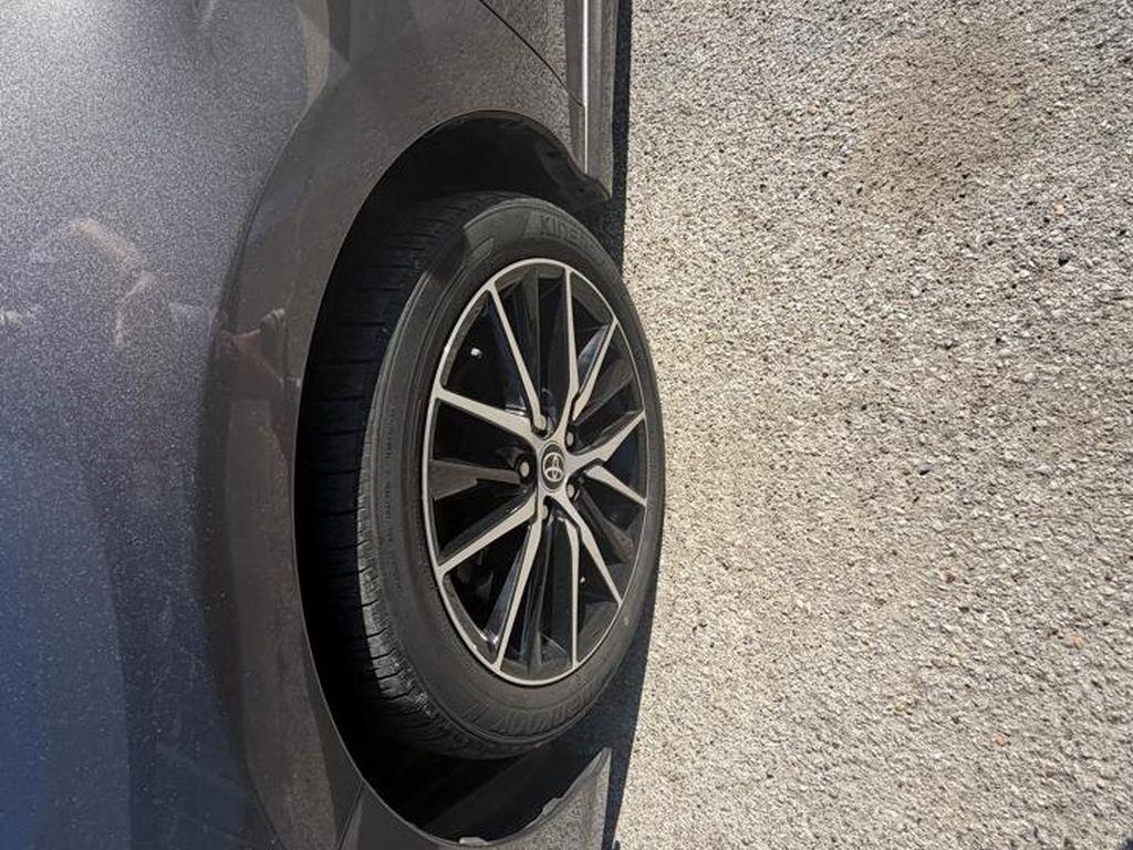 Toyota Camry Hybrid SE Nightshade CVT (Natl) 2023
