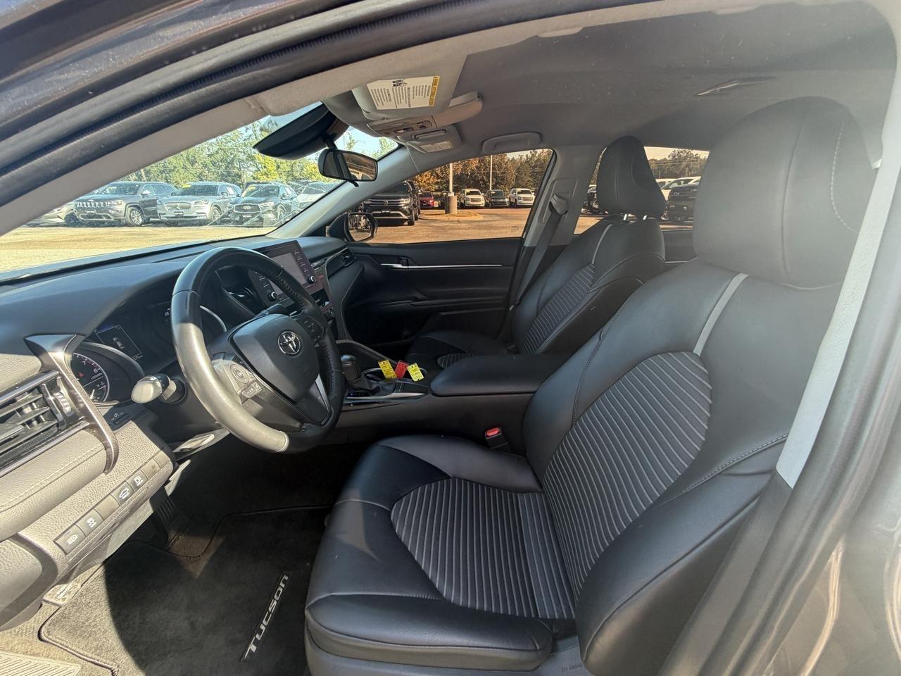 Toyota Camry Hybrid SE Nightshade CVT (Natl) 2023