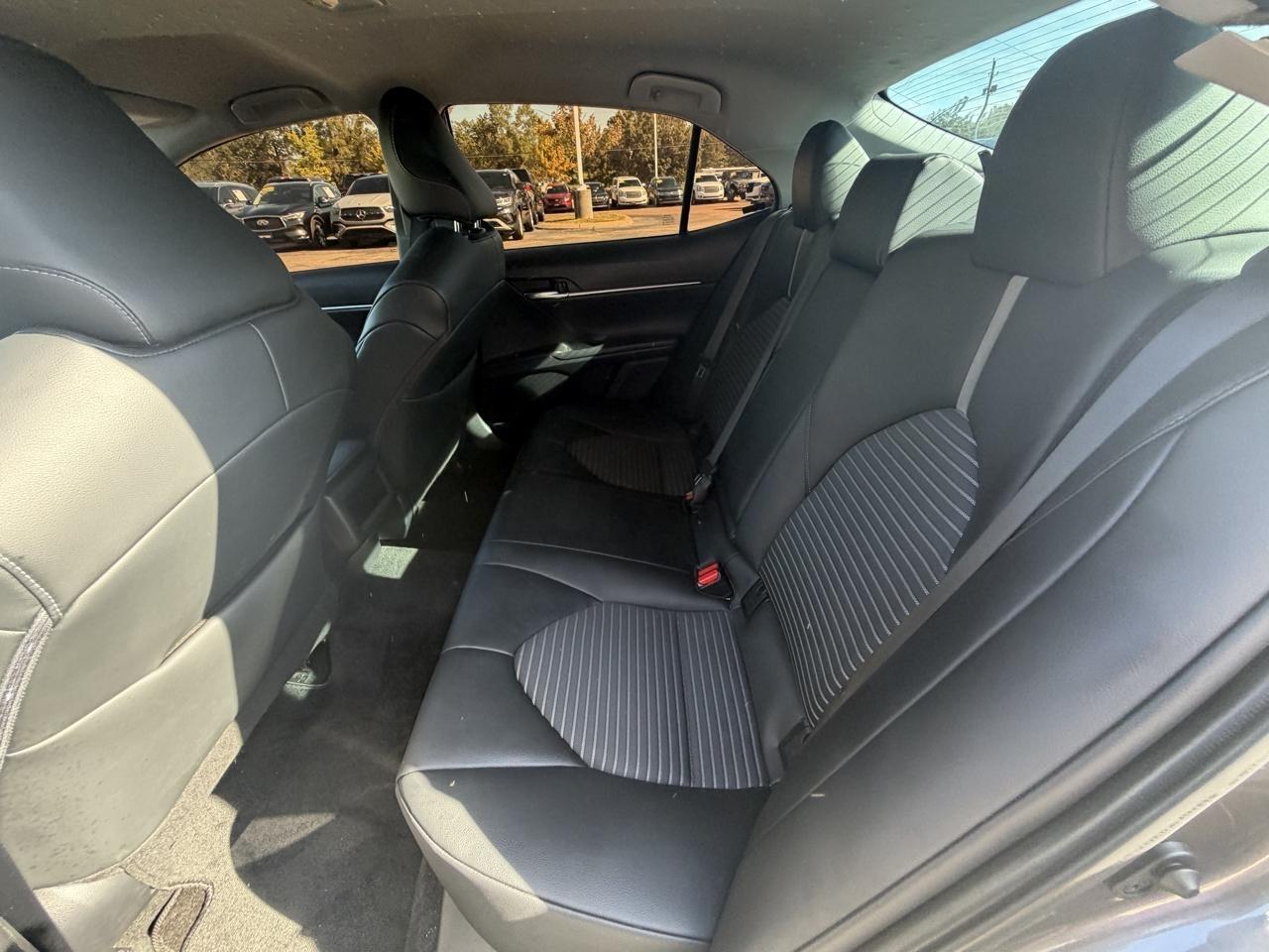 Toyota Camry Hybrid SE Nightshade CVT (Natl) 2023