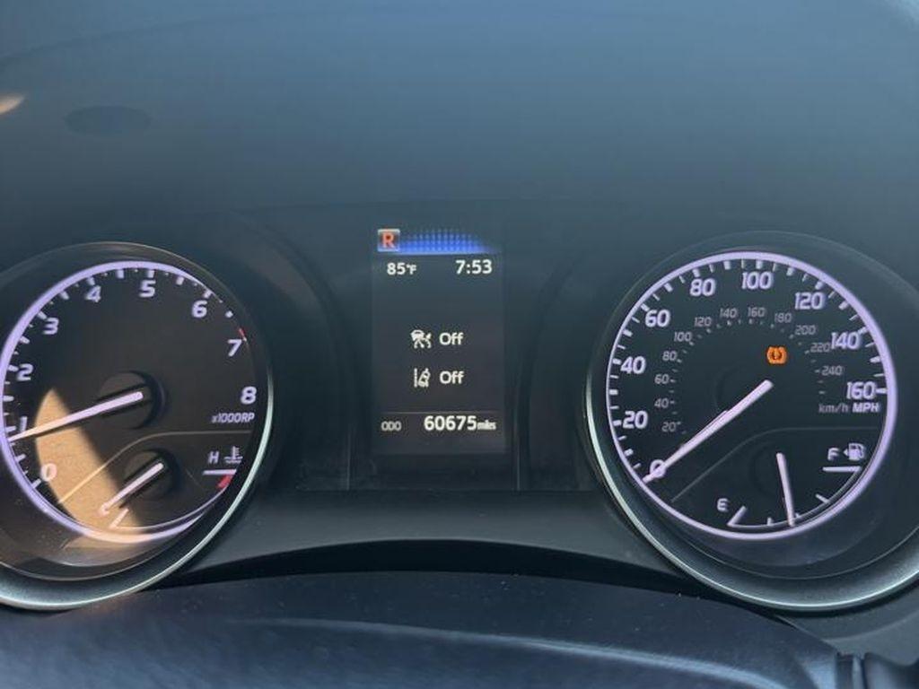 Toyota Camry Hybrid SE Nightshade CVT (Natl) 2023