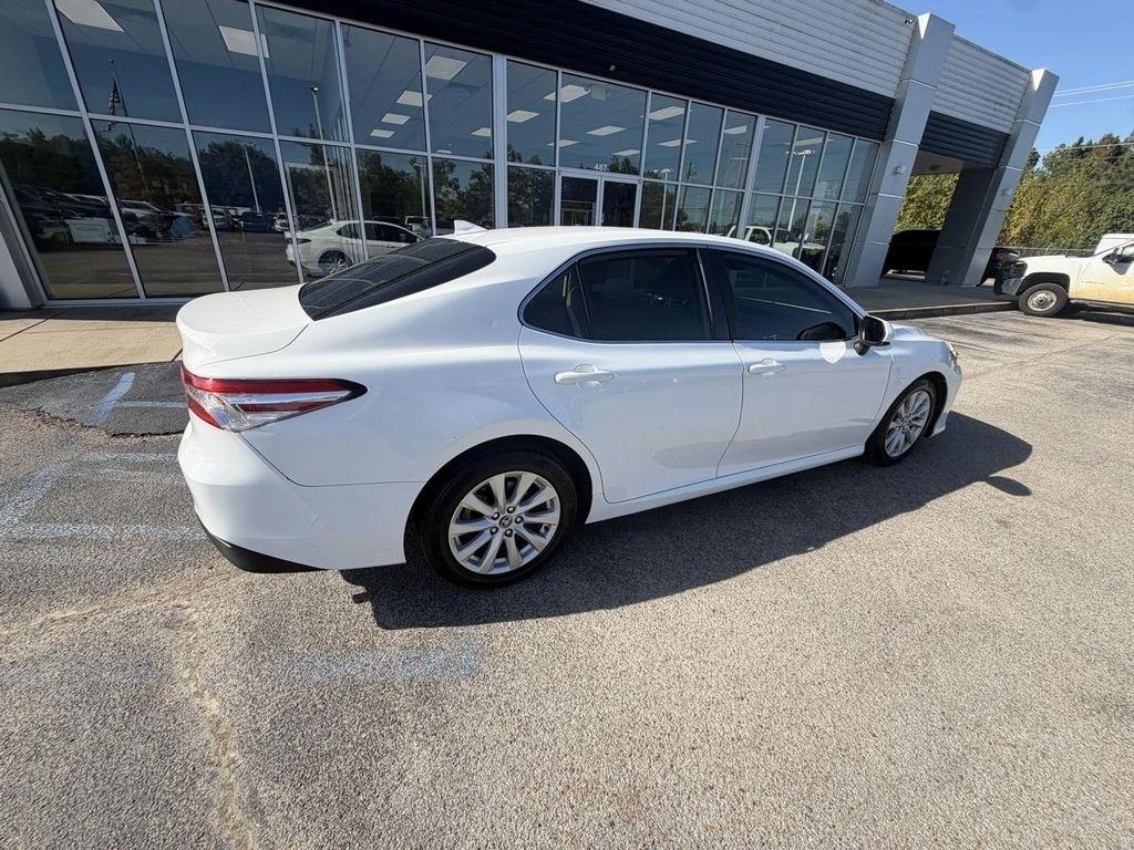 Toyota Camry LE Auto (Natl) 2020