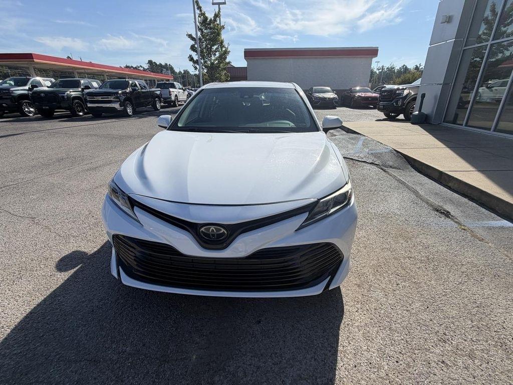 Toyota Camry LE Auto (Natl) 2020