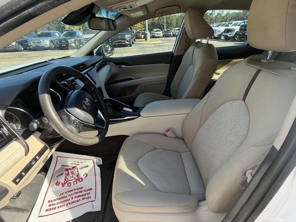 Toyota Camry LE Auto (Natl) 2020