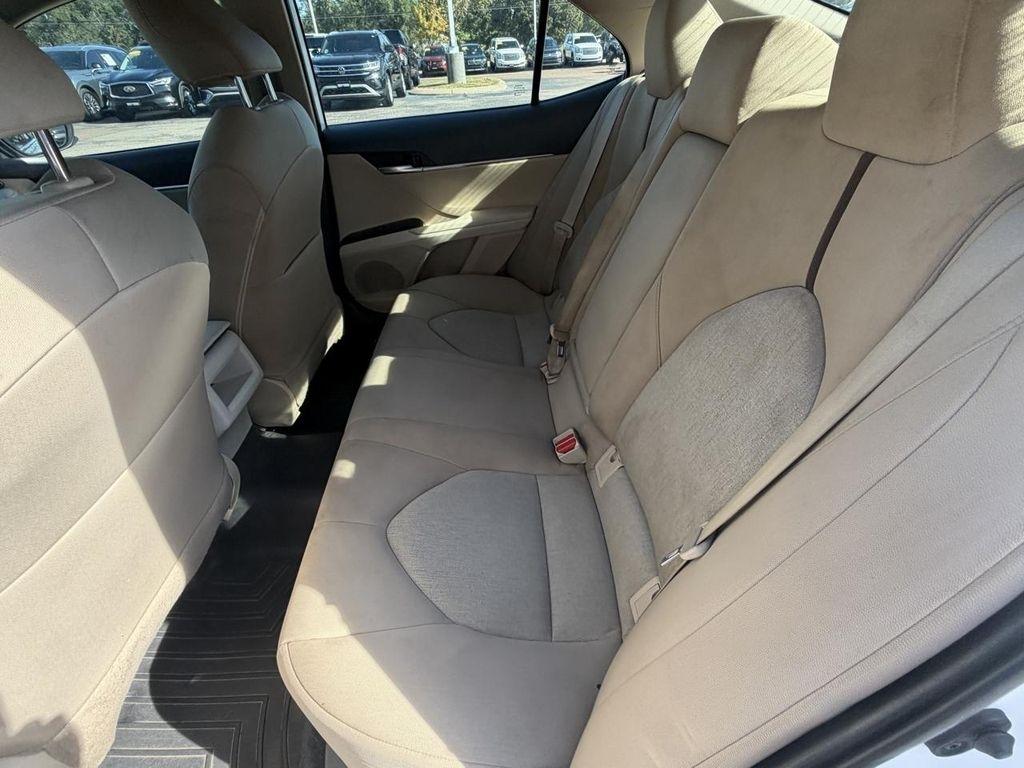 Toyota Camry LE Auto (Natl) 2020