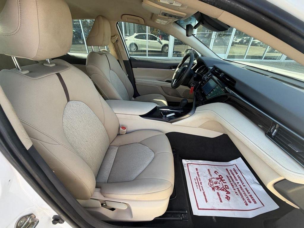 Toyota Camry LE Auto (Natl) 2020