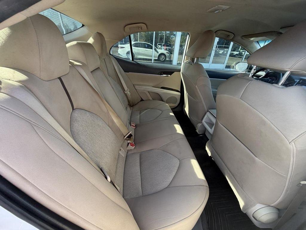 Toyota Camry LE Auto (Natl) 2020