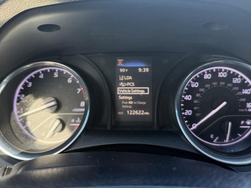 Toyota Camry LE Auto (Natl) 2020