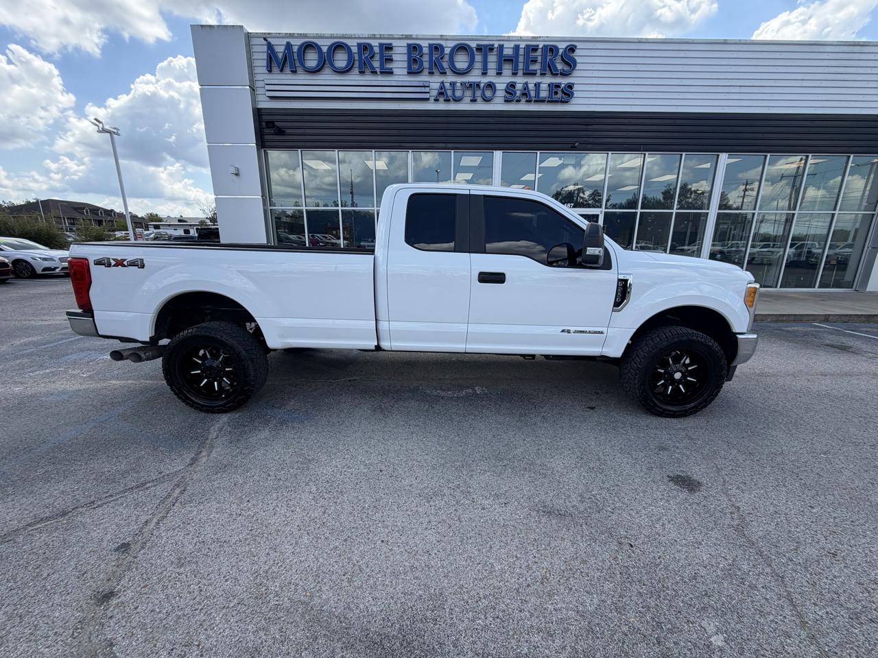 2017 Ford Super Duty F-250 SRW XL 4WD SuperCab 8' Box