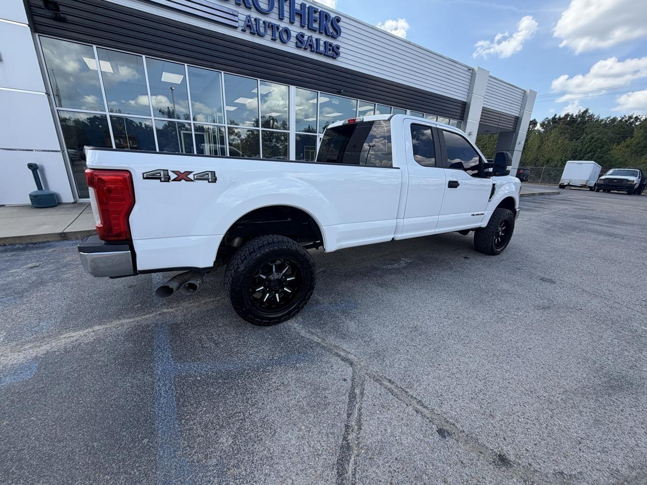 Ford Super Duty F-250 SRW XL 4WD SuperCab 8' Box 2017