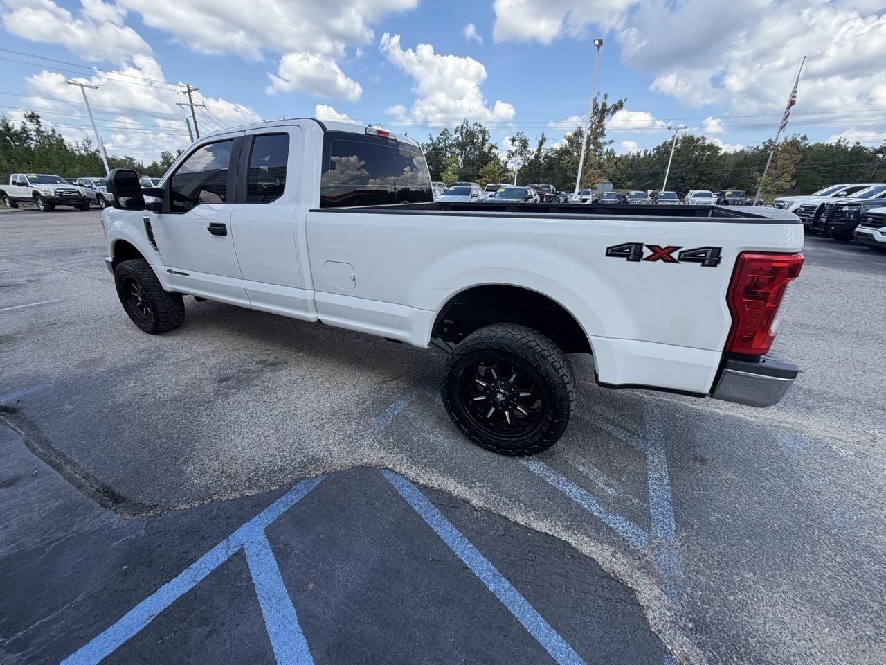 Ford Super Duty F-250 SRW XL 4WD SuperCab 8' Box 2017