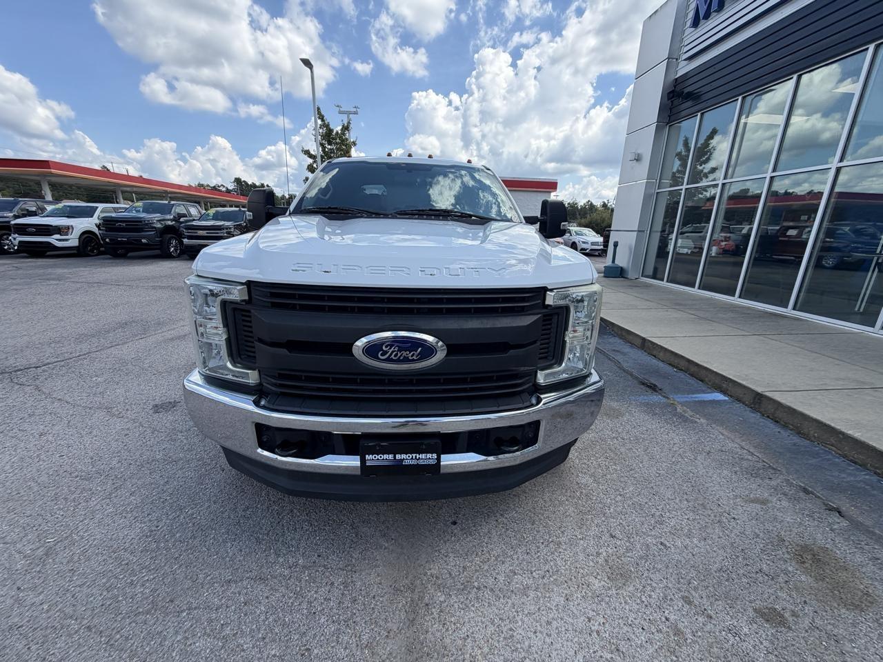 Ford Super Duty F-250 SRW XL 4WD SuperCab 8' Box 2017