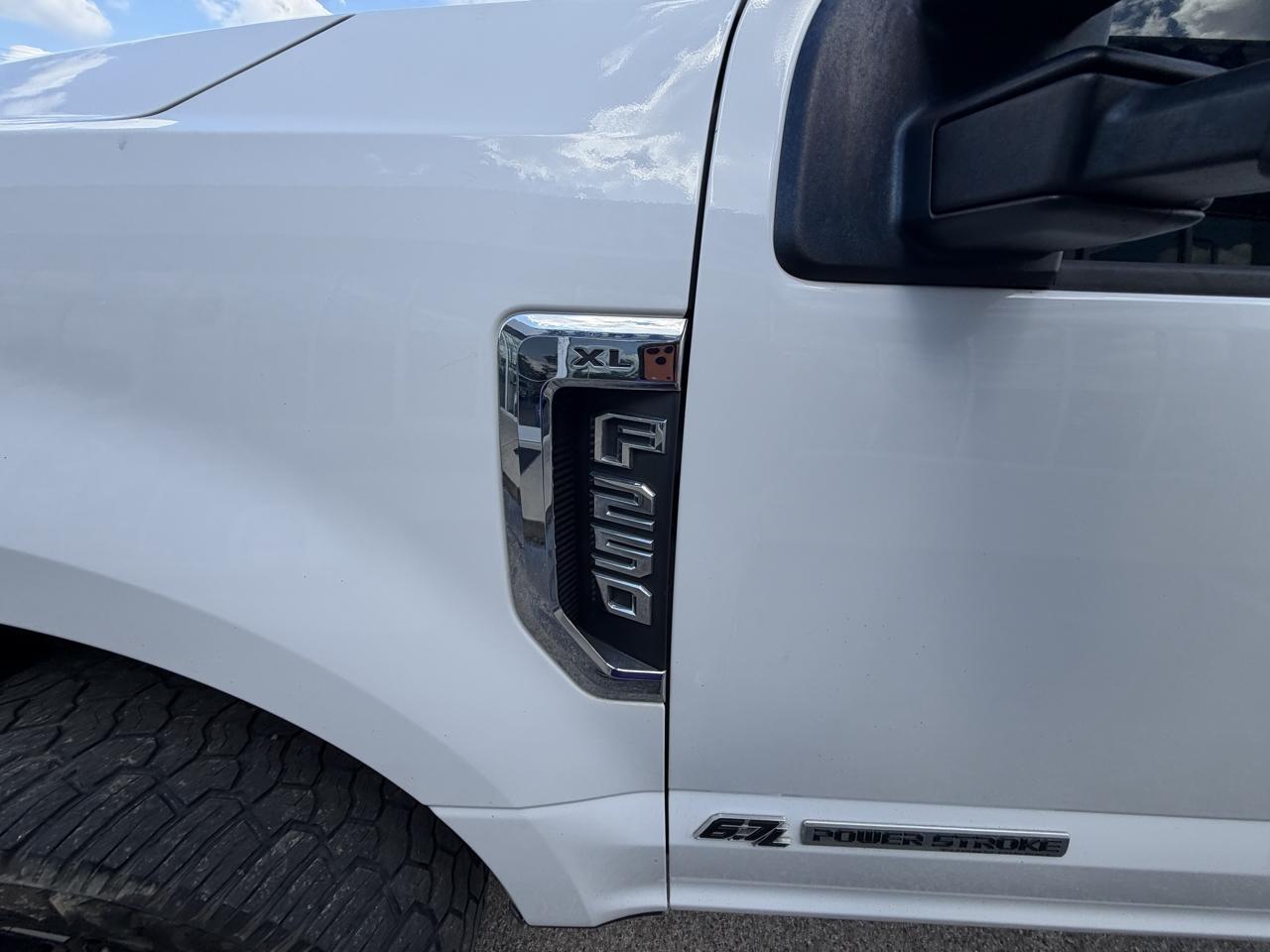 Ford Super Duty F-250 SRW XL 4WD SuperCab 8' Box 2017