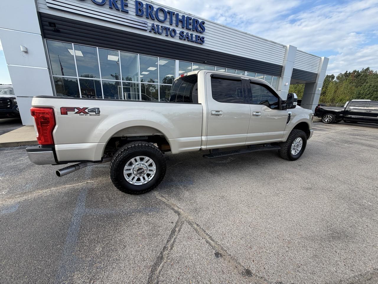 Ford Super Duty F-250 SRW XLT 4WD Crew Cab 6.75' Box 2018