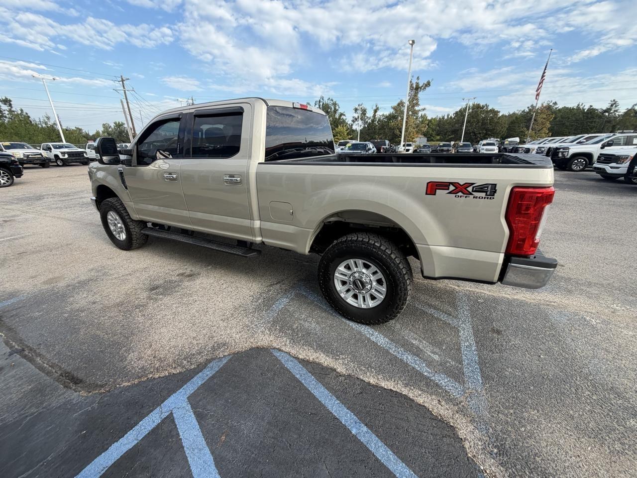 Ford Super Duty F-250 SRW XLT 4WD Crew Cab 6.75' Box 2018