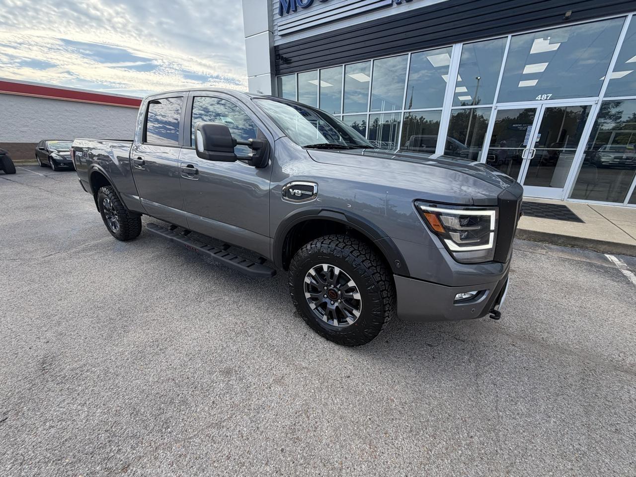 Nissan Titan XD 4x4 Crew Cab PRO-4X 2023