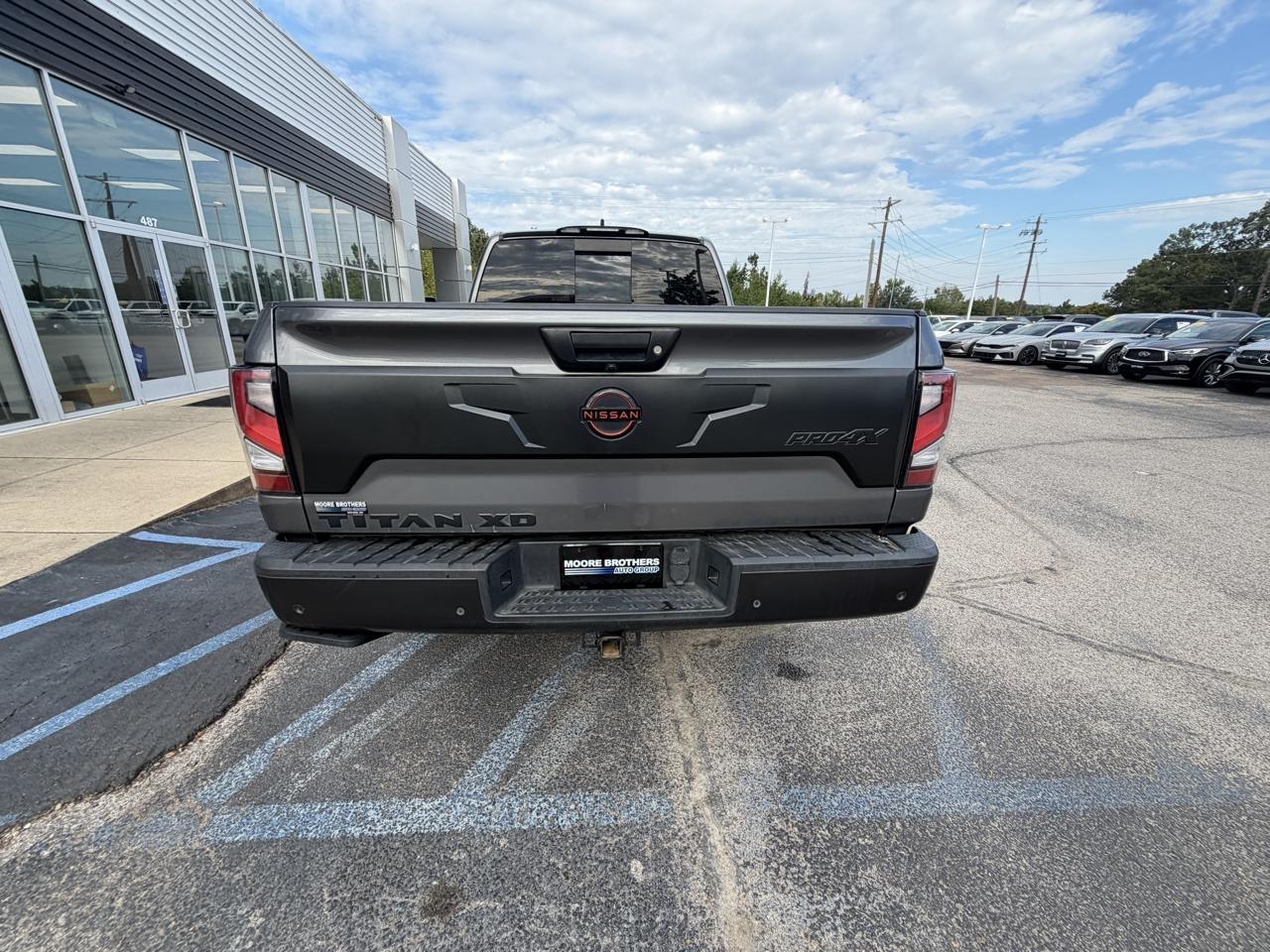 Nissan Titan XD 4x4 Crew Cab PRO-4X 2023