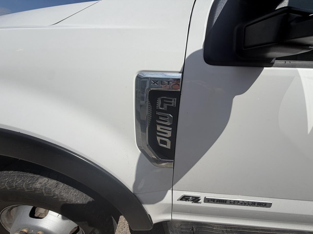 Ford Super Duty F-350 DRW Lariat 4WD SuperCab 168" WB 60" CA 2019
