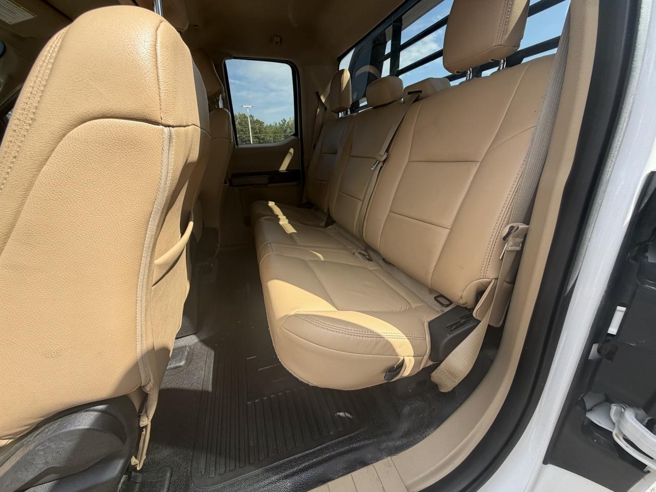Ford Super Duty F-350 DRW Lariat 4WD SuperCab 168" WB 60" CA 2019