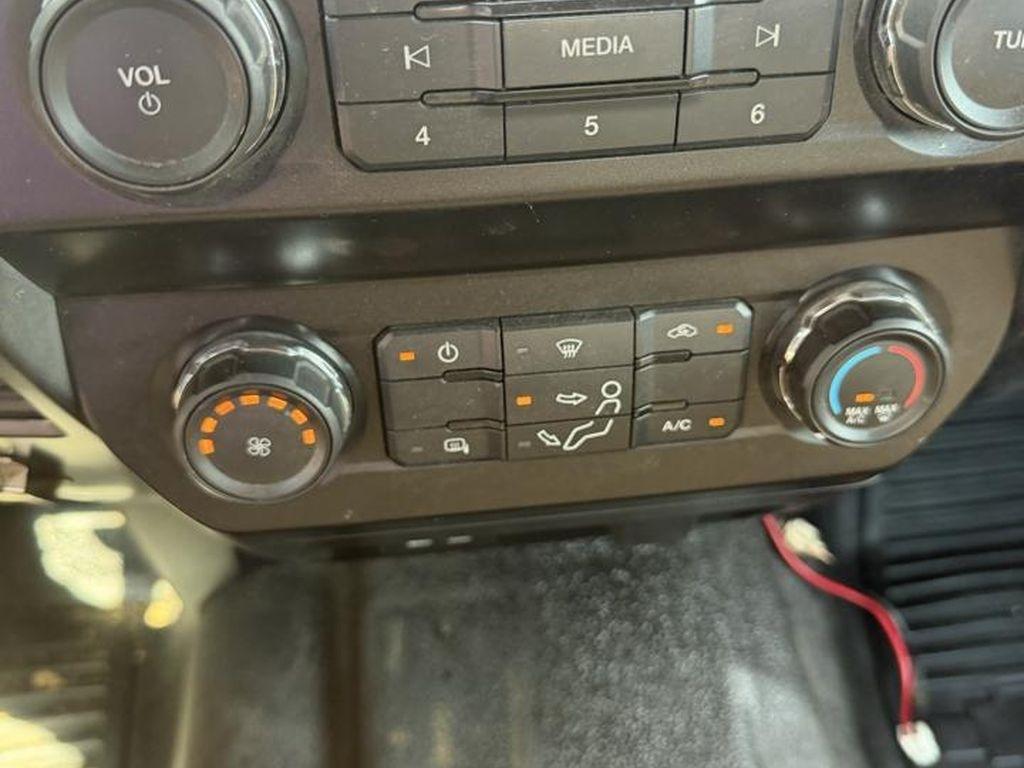Ford Super Duty F-350 DRW Lariat 4WD SuperCab 168" WB 60" CA 2019