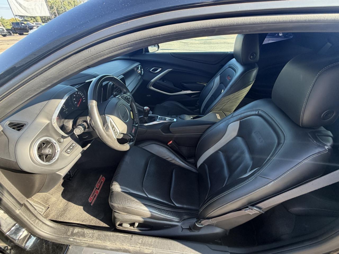 Chevrolet Camaro 2dr Cpe 2SS 2016