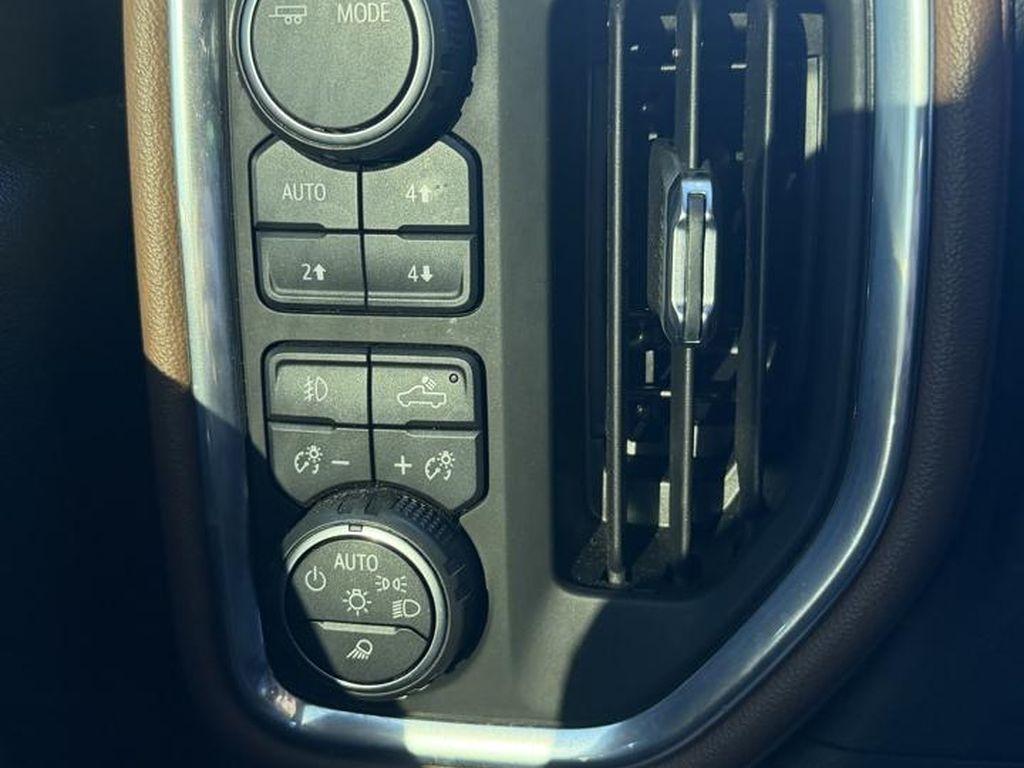 Chevrolet Silverado 1500 4WD Crew Cab 147" High Country 2021