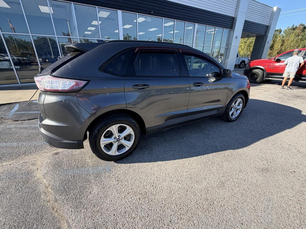 Ford Edge SE FWD 2018