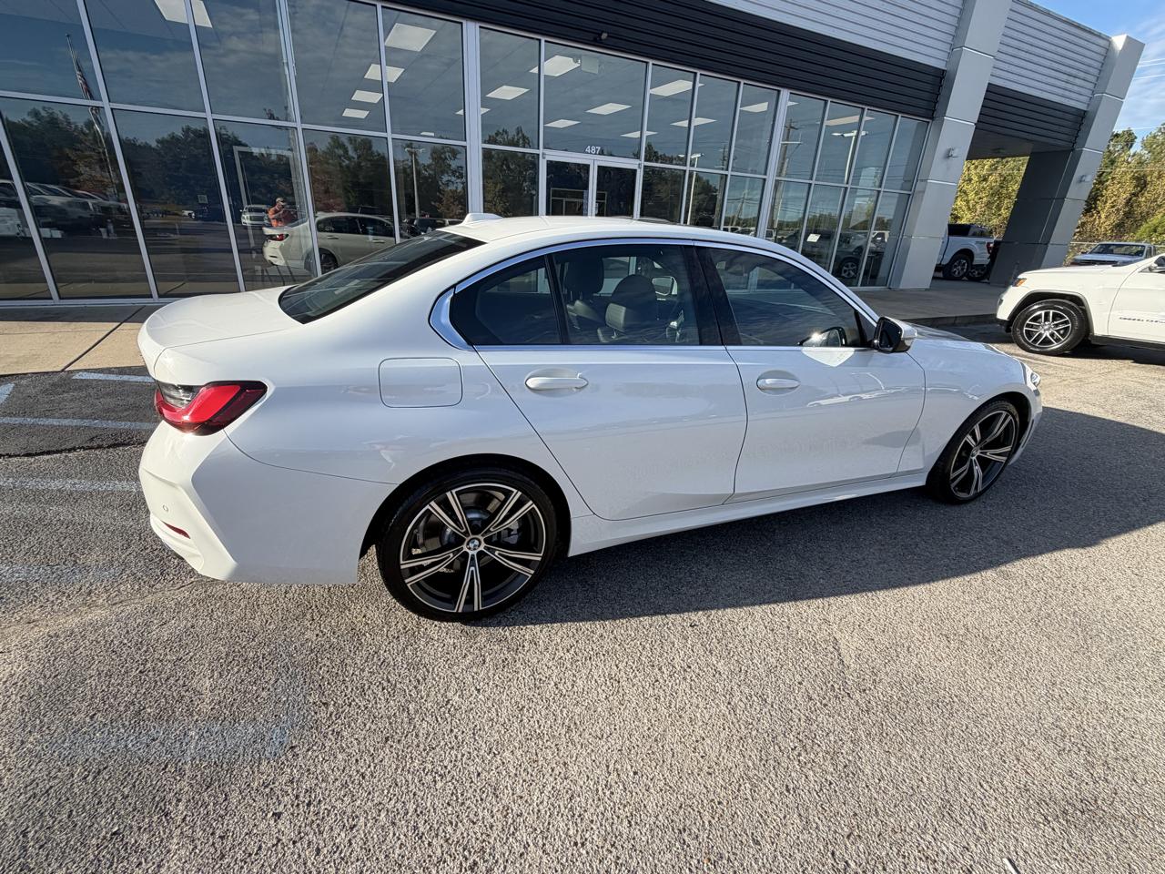 BMW 3 Series 330i Sedan 2024